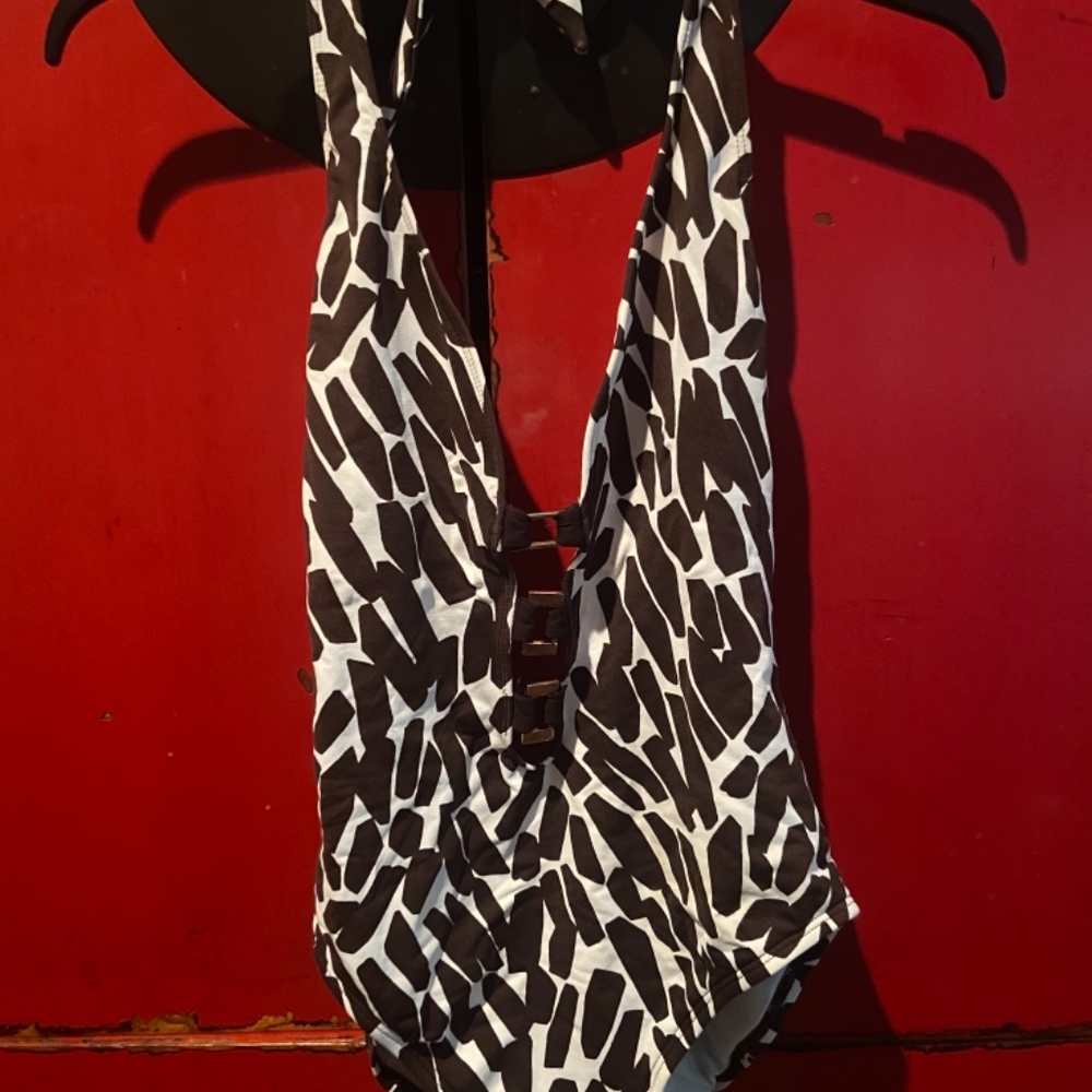 Bathing suit bundle - Picture 9 of 9